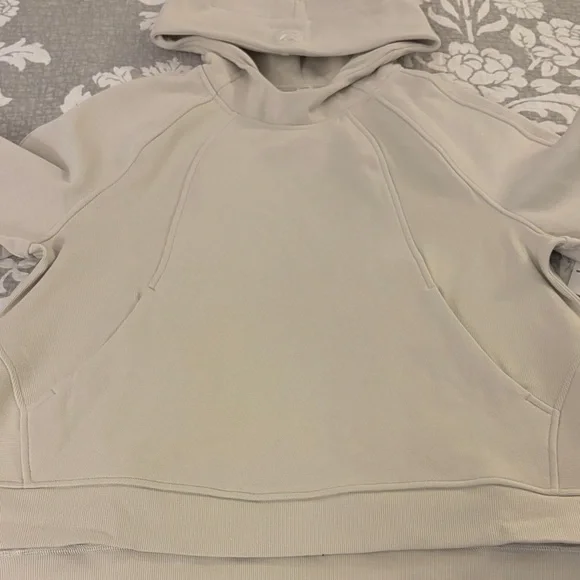 Lululemon Scuba Oversized Side-Slit Hoodie ~ Size M/L ~ Color Bone ~ NWT - Picture 3 of 12